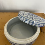 Large Chinese porcelain box