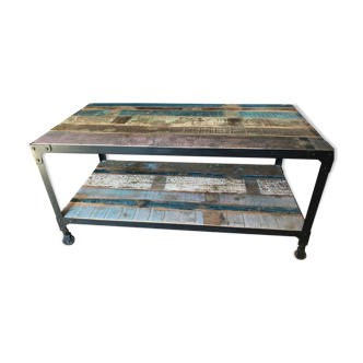 Coffee table in "industrial" style