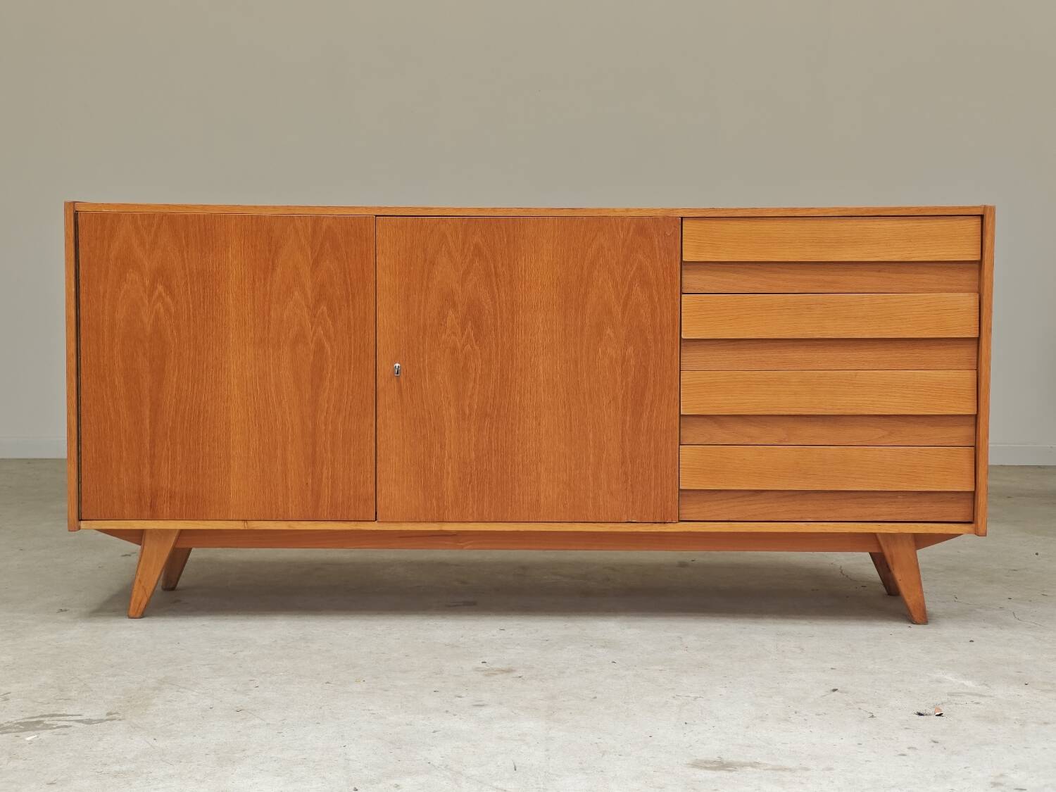 Enfilade U460 wood by Jiri Jiroutek for Intérier Praha