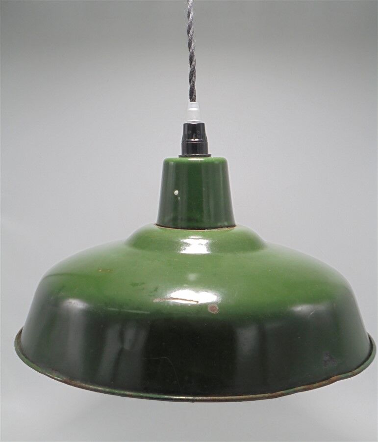 Enamelled sheet metal suspension