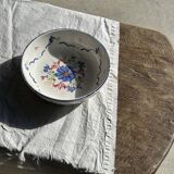 Large classic diamond-tipped glass salad bowl