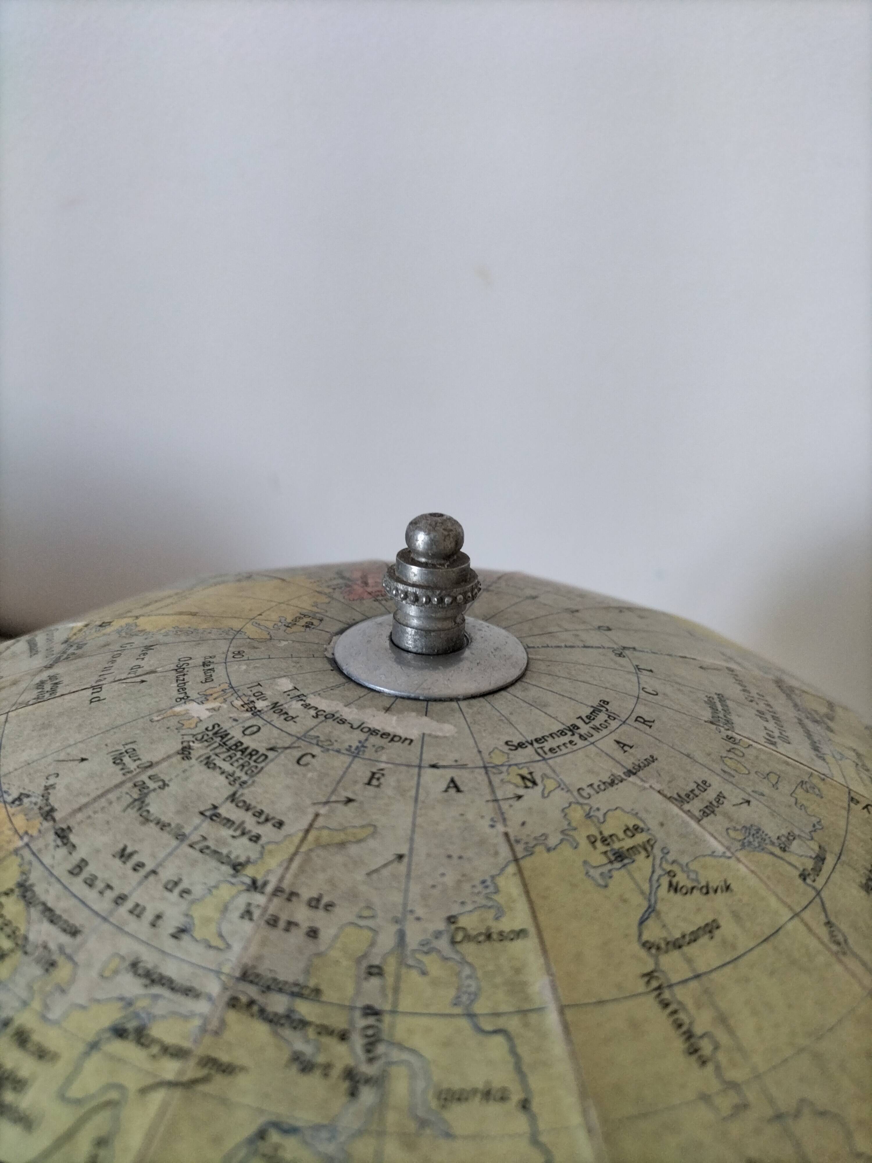 Vintage Globe Taride Maps – 1960