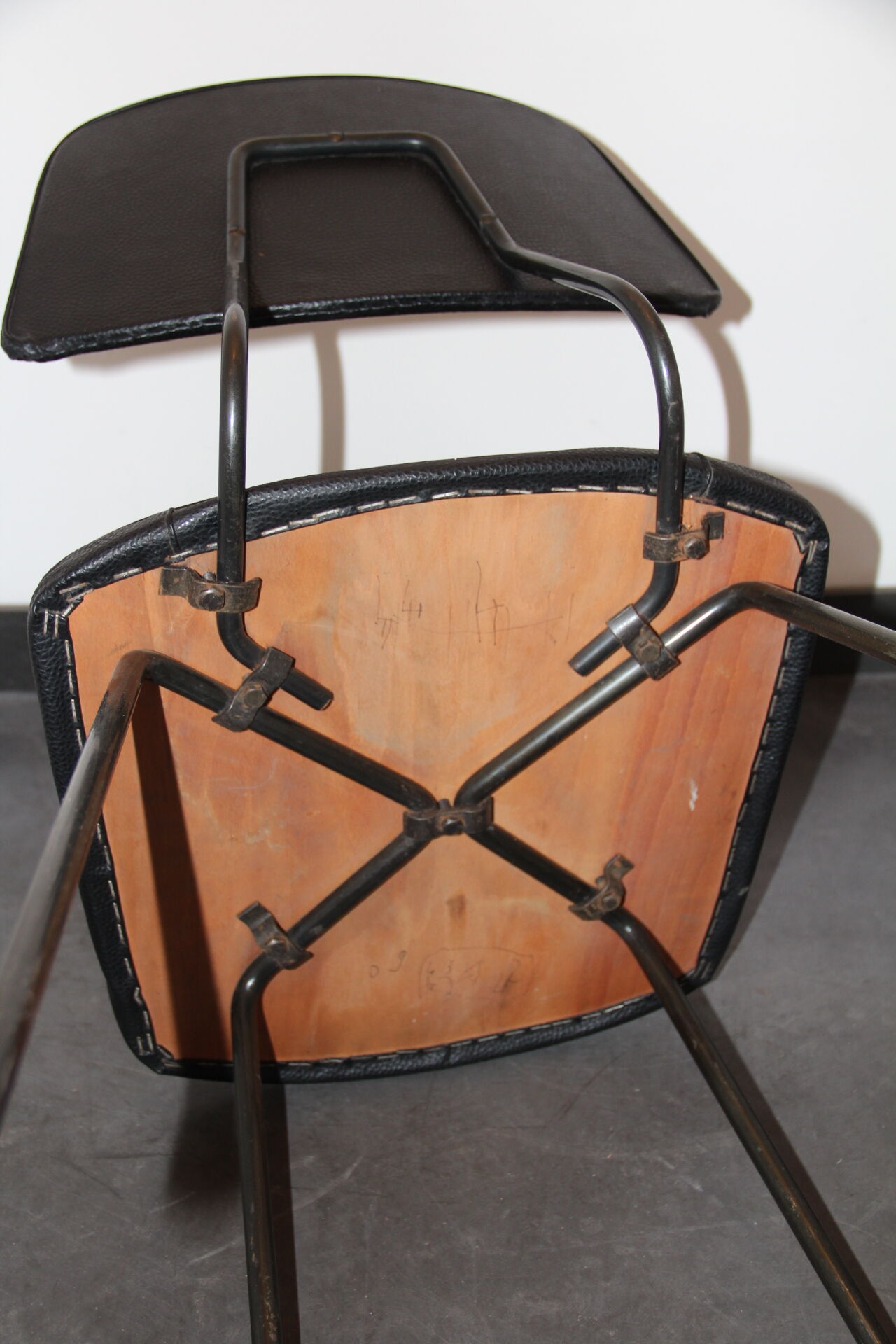 1960 metal tubing vinyl chair