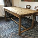 Farm table