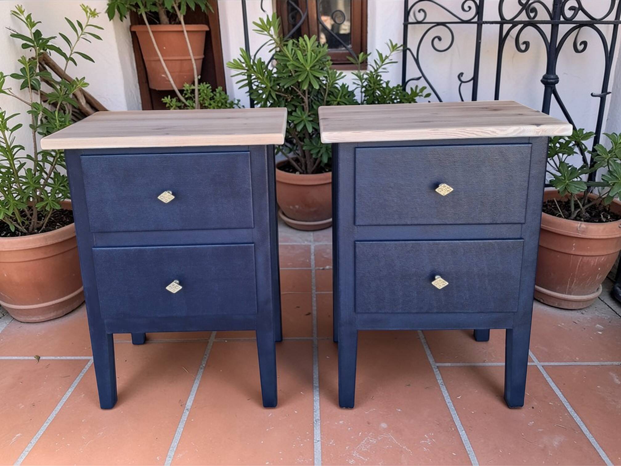 Tables de chevet MCM vintage – Bleu foncé, tiroirs et poignées laiton