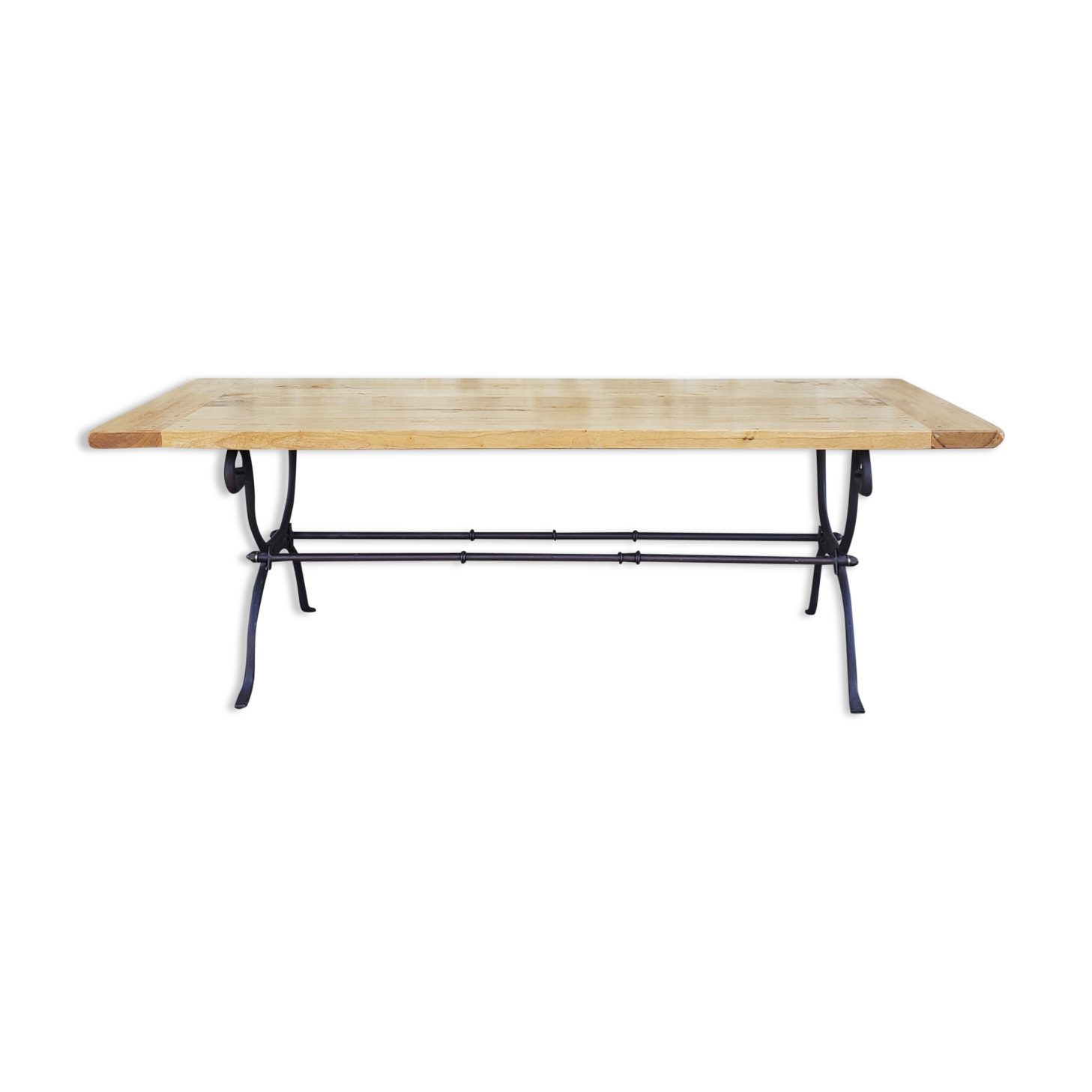 Bistro table in solid elm
