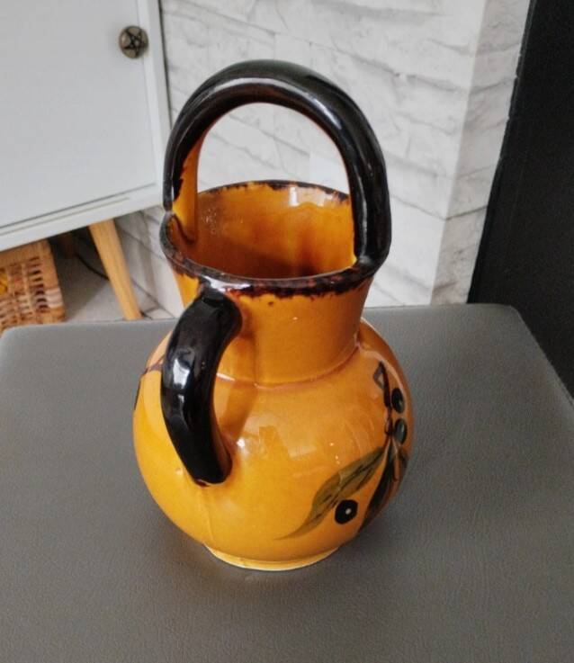 Ceramic jug