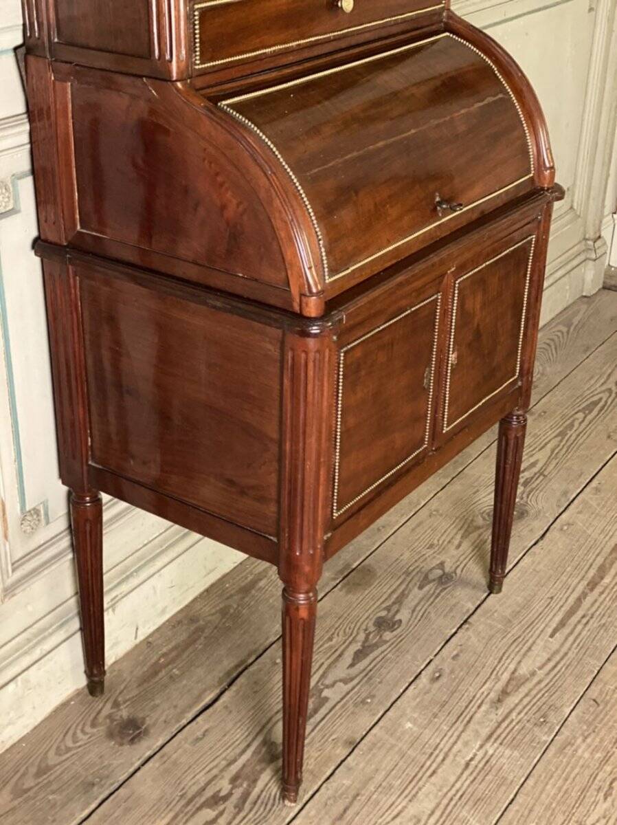 Cylinder desk in solid mahogany, late 18th century