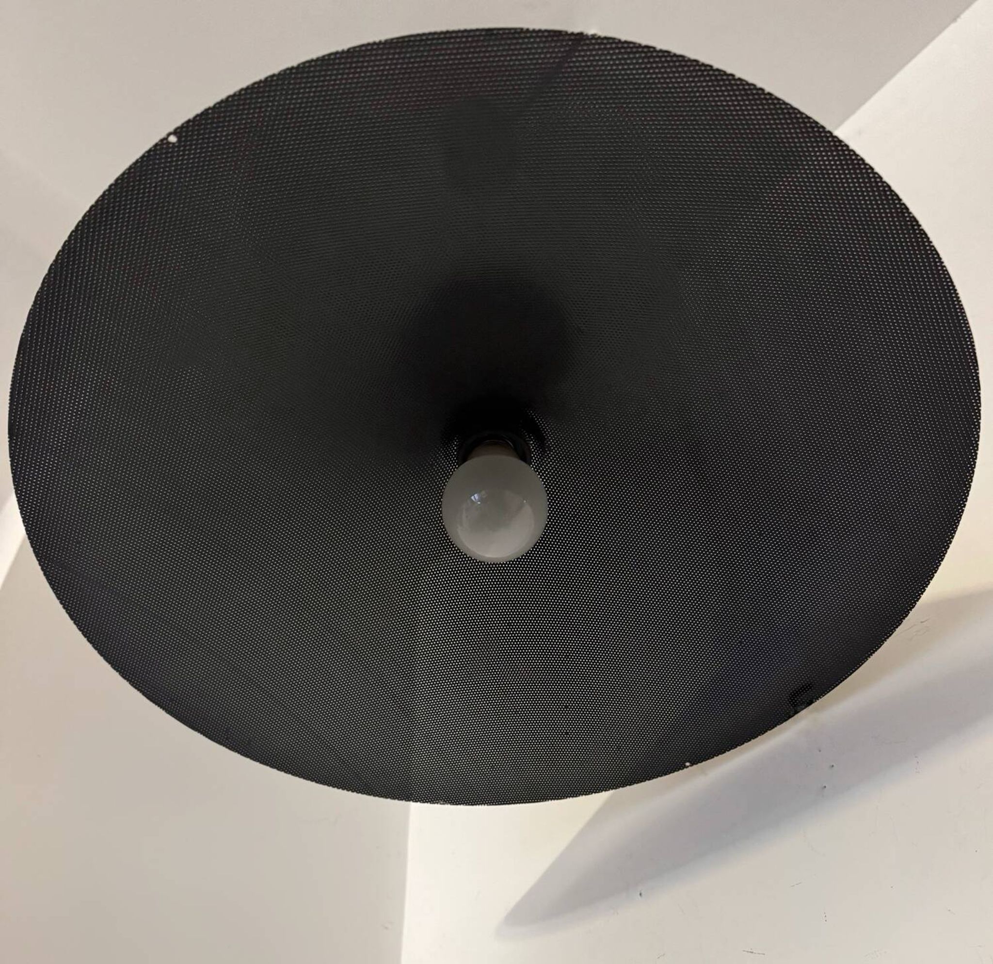 Suspension en métal micro-perforé, années 60