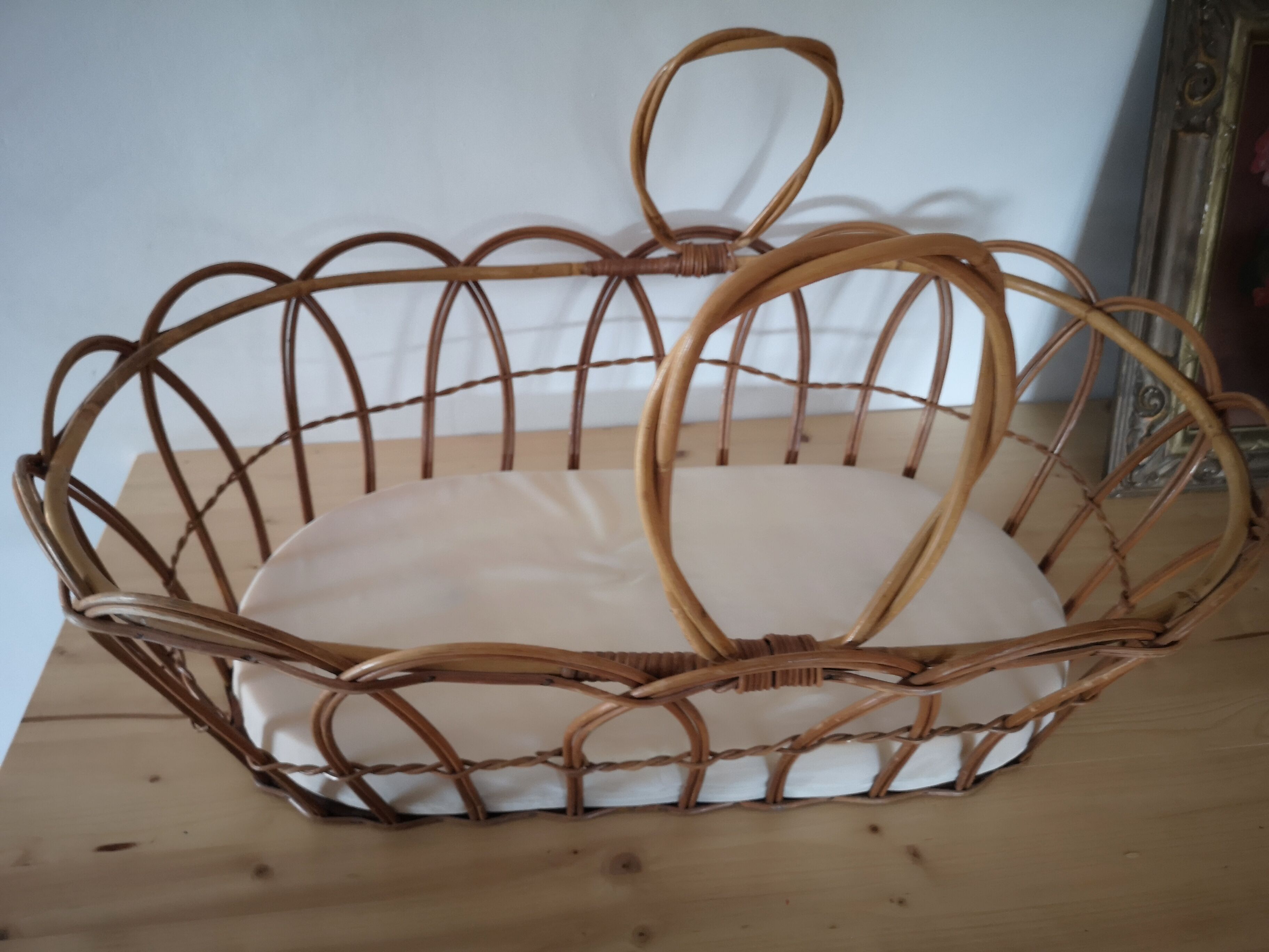 Couffin en osier vintage