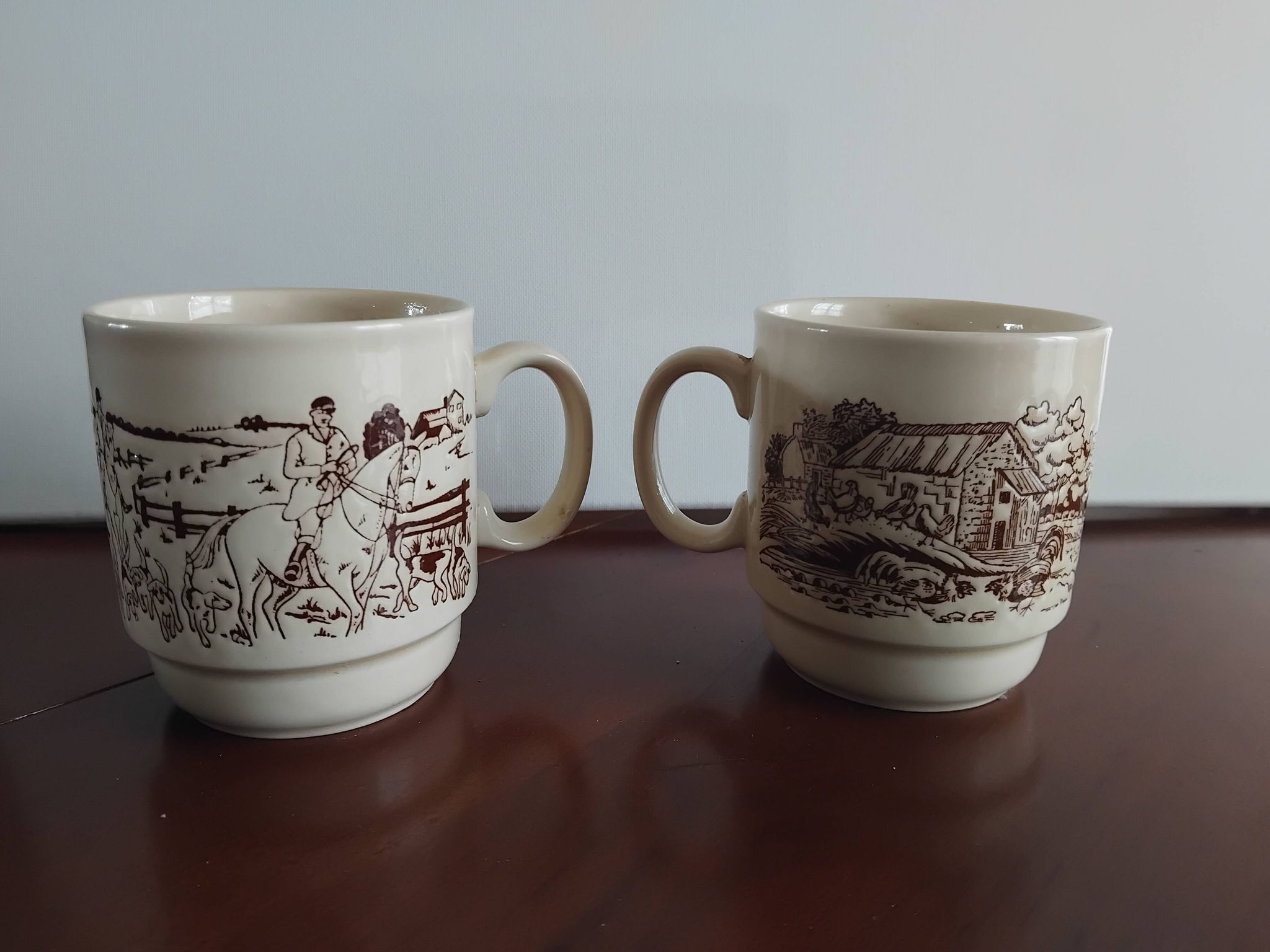 2 cups England farm decor