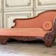 Paire de méridiennes en acajou sculpté et plaqué milieux xixème siècle