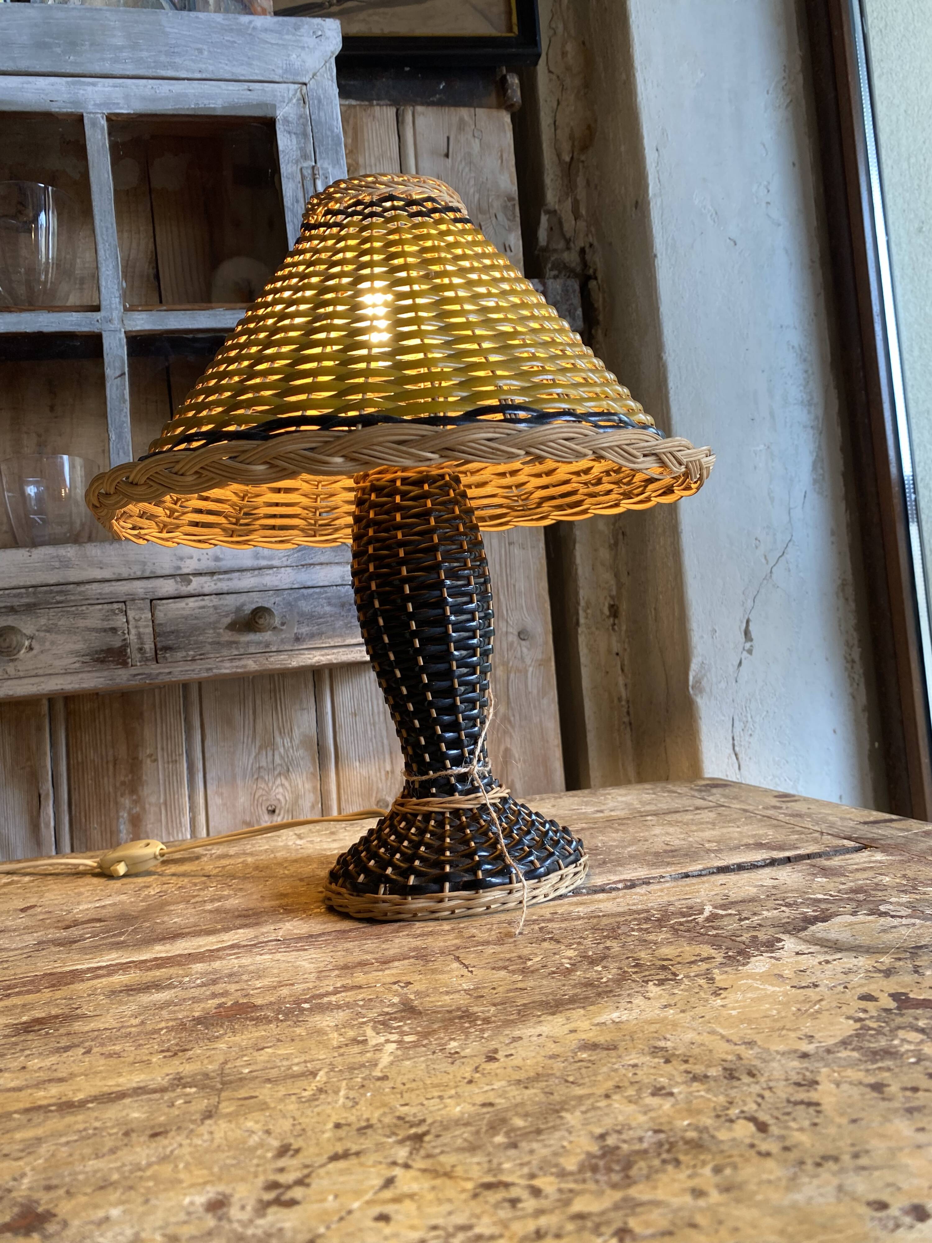 Wicker lamp