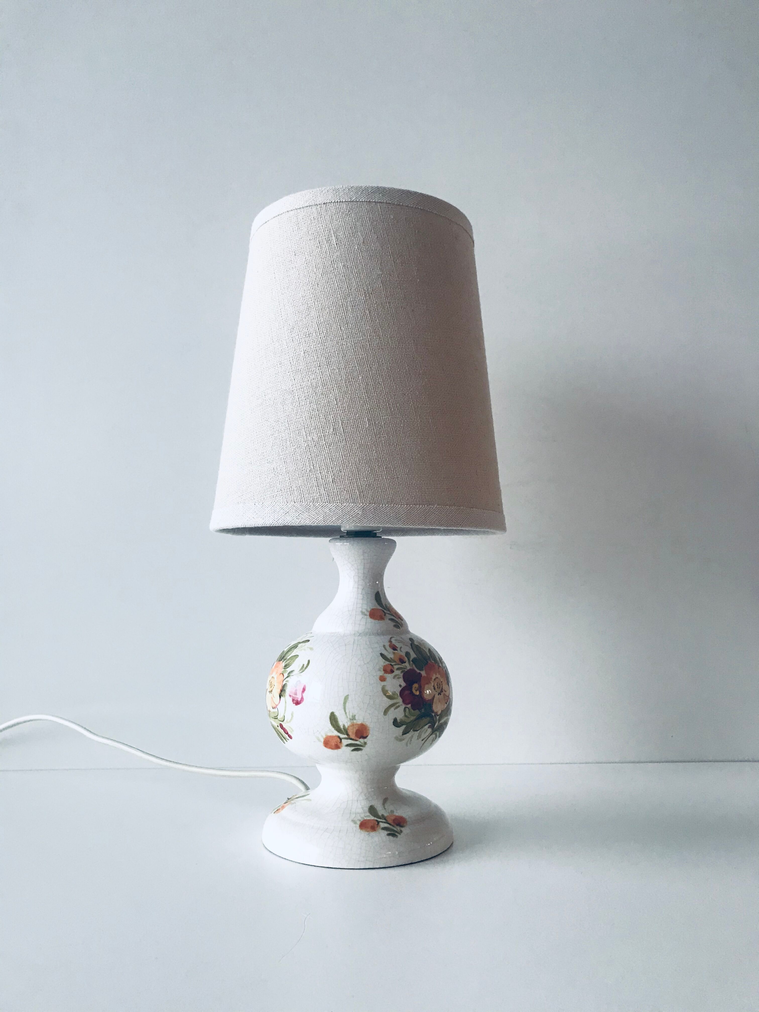Ceramic lamp floral decoration