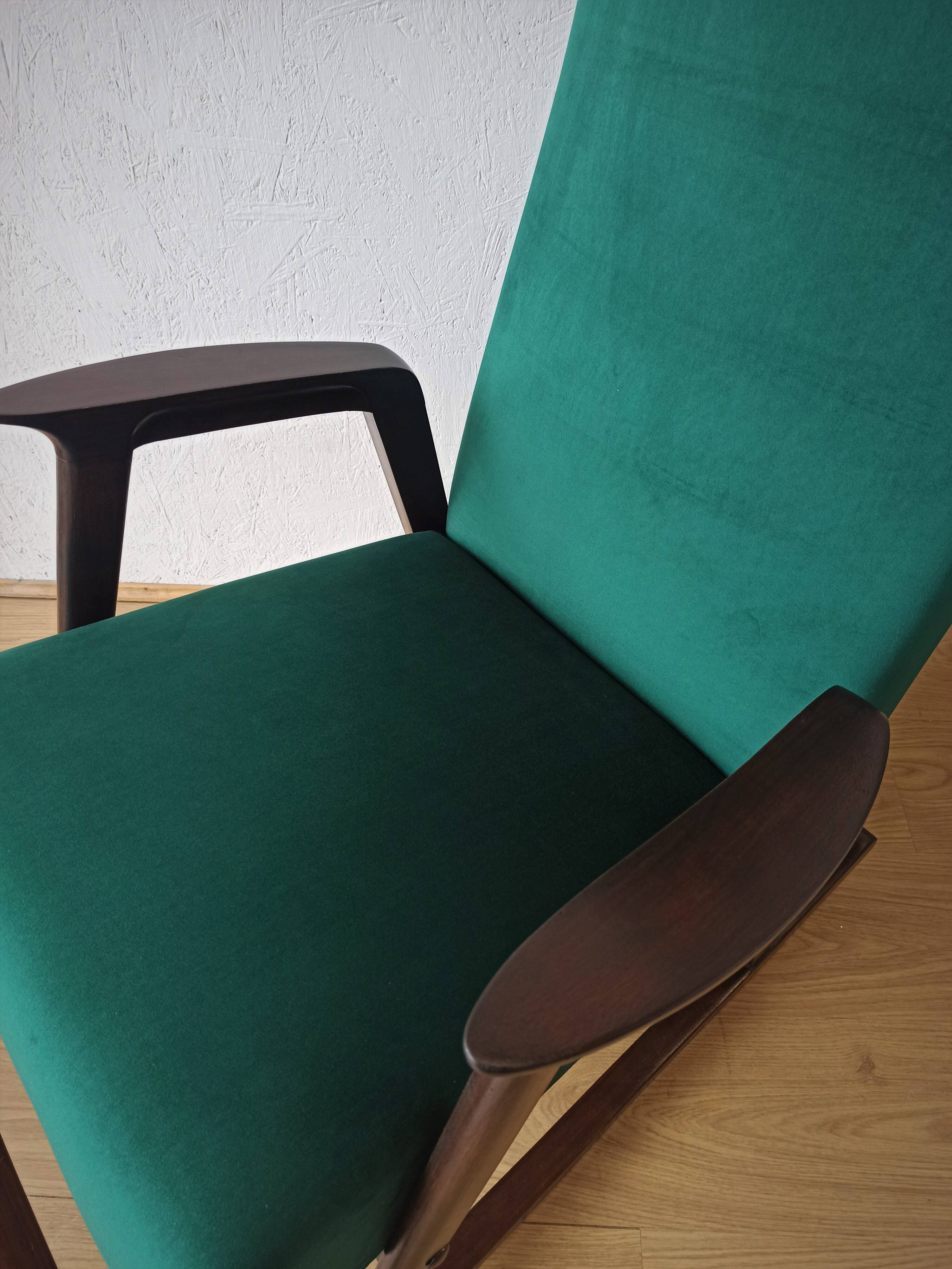 Fauteuil à bascule vintage des années 50.