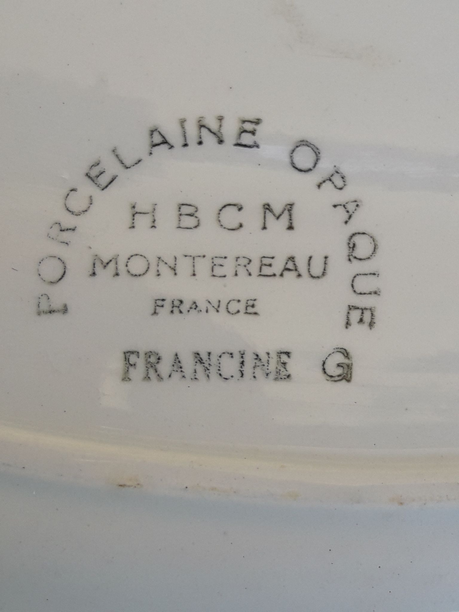 2 oval ravines in opaque porcelain HBCM Creil Montereau model Francine L 21.5 cm