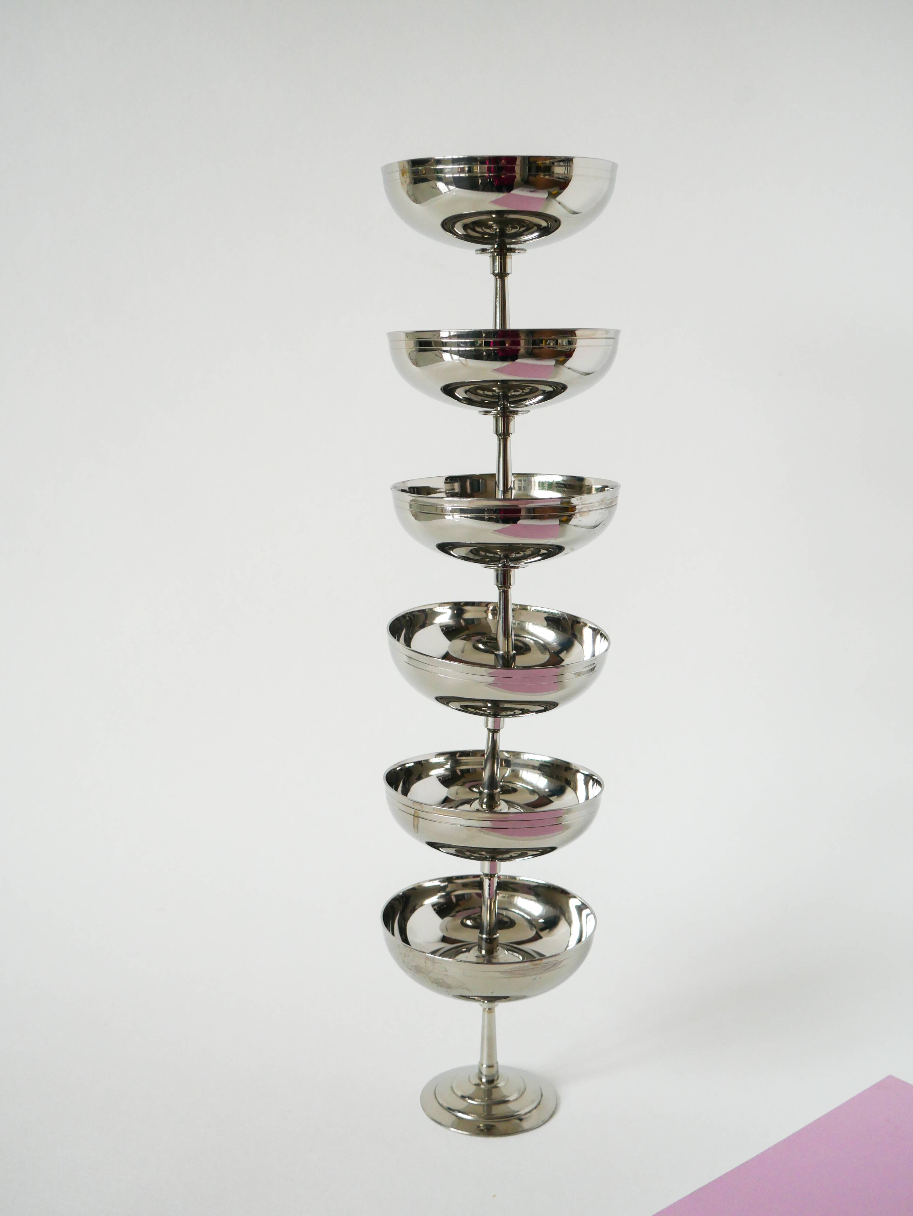 Set of 6 stainless steel bowls with fine feet, Design, 1970