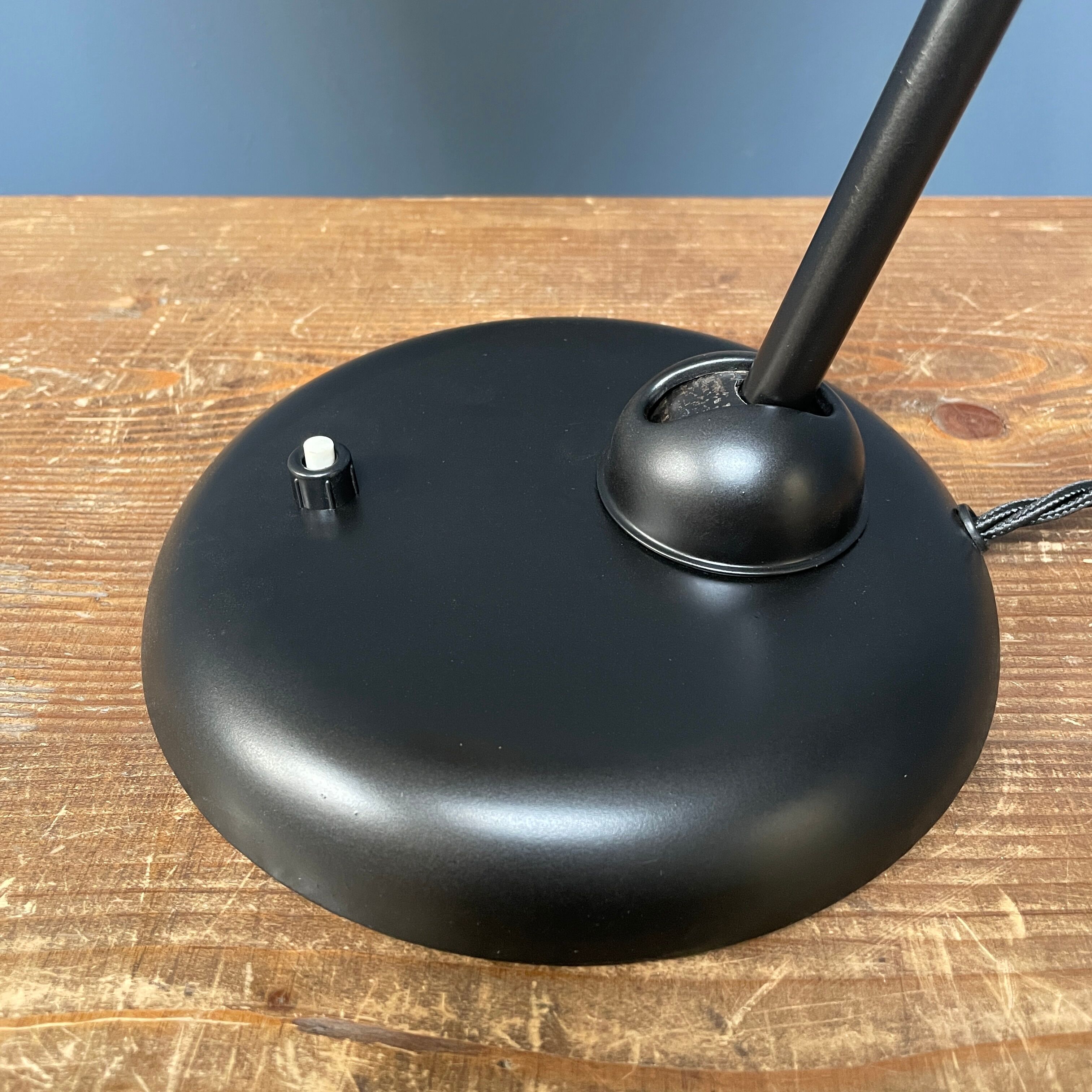 Early kaiser Jdell desk or table lamp model 6556 from the 1930s