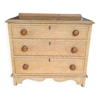 Small antique English chest of drawers