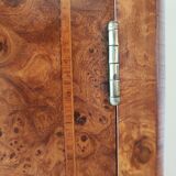 Armoire miniature en noyer Burr