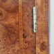 Armoire miniature en noyer Burr
