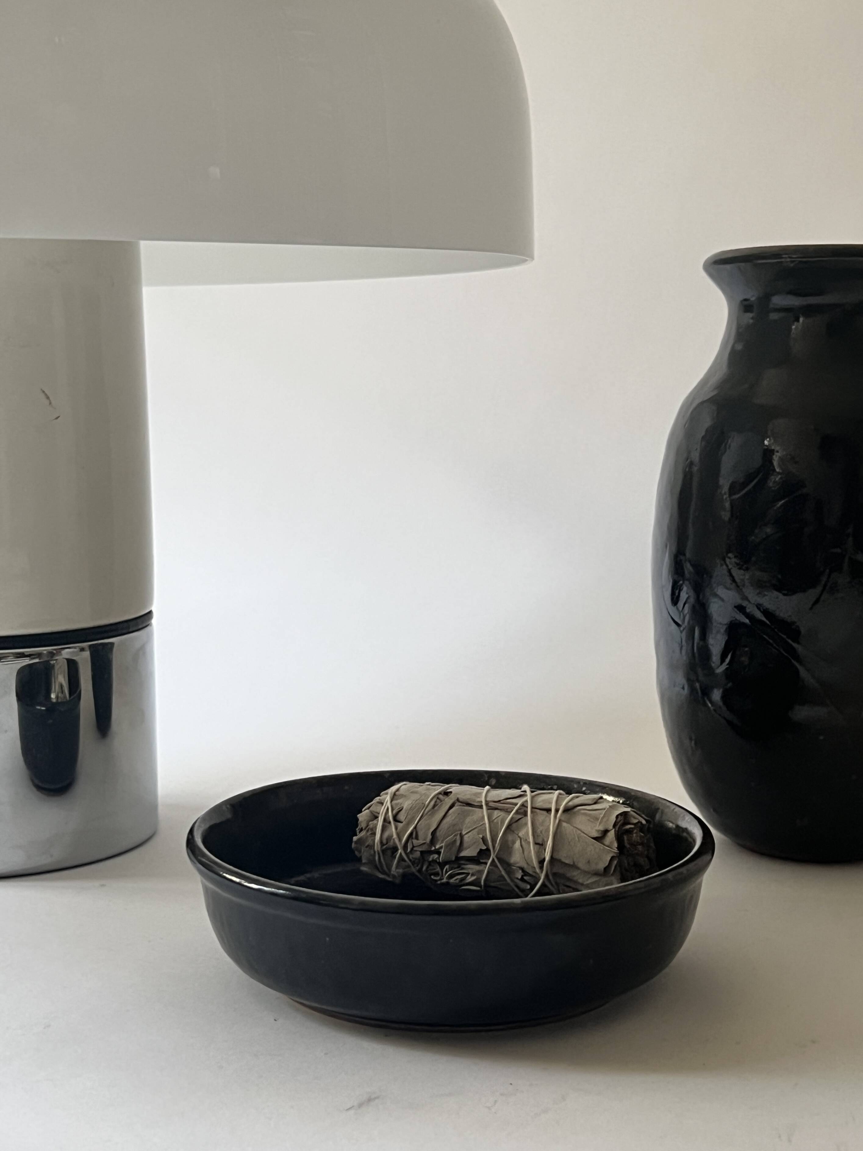 Empty pocket / Ceramic bowl in glazed and signed stoneware