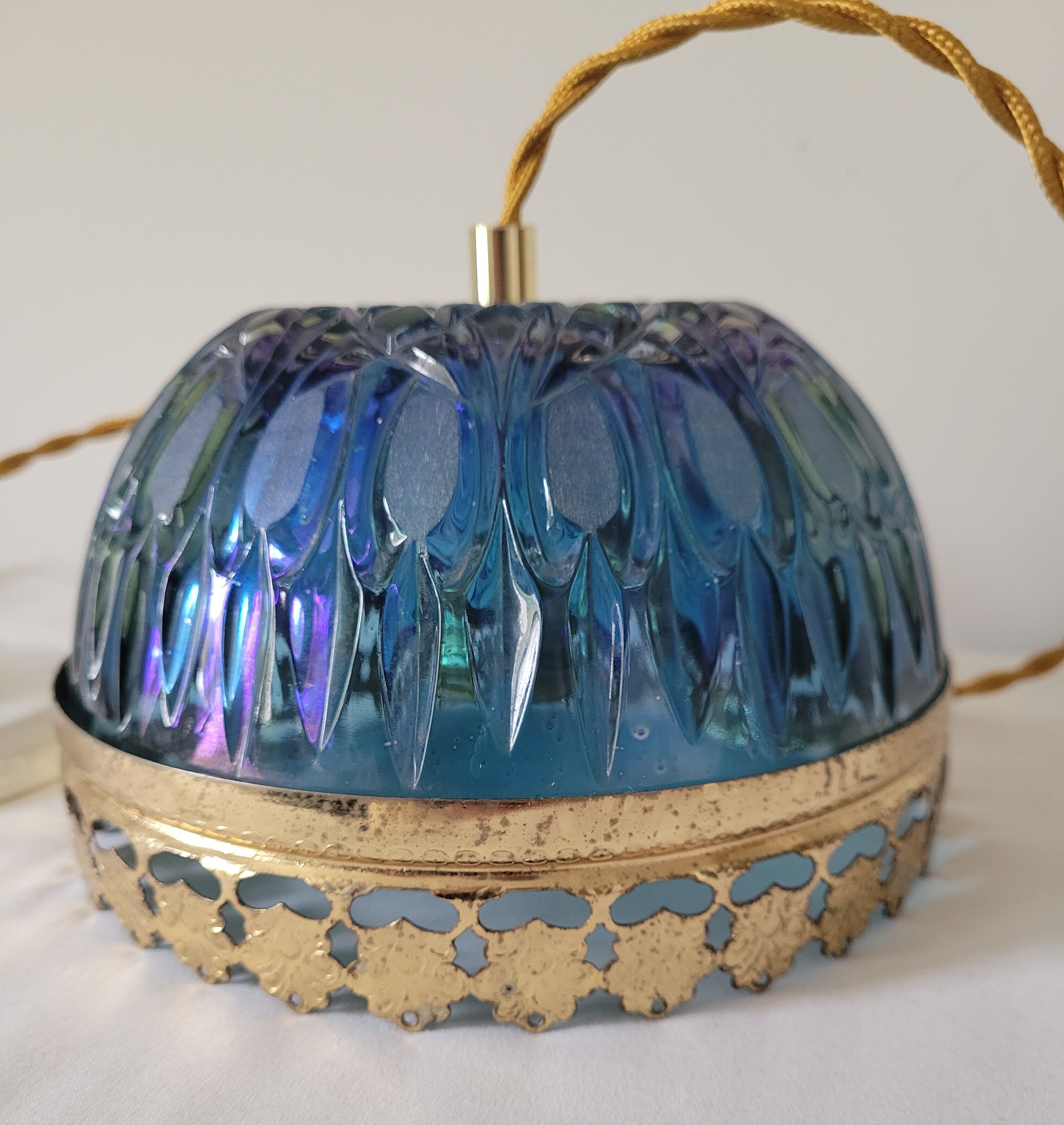 Blue glass suspension