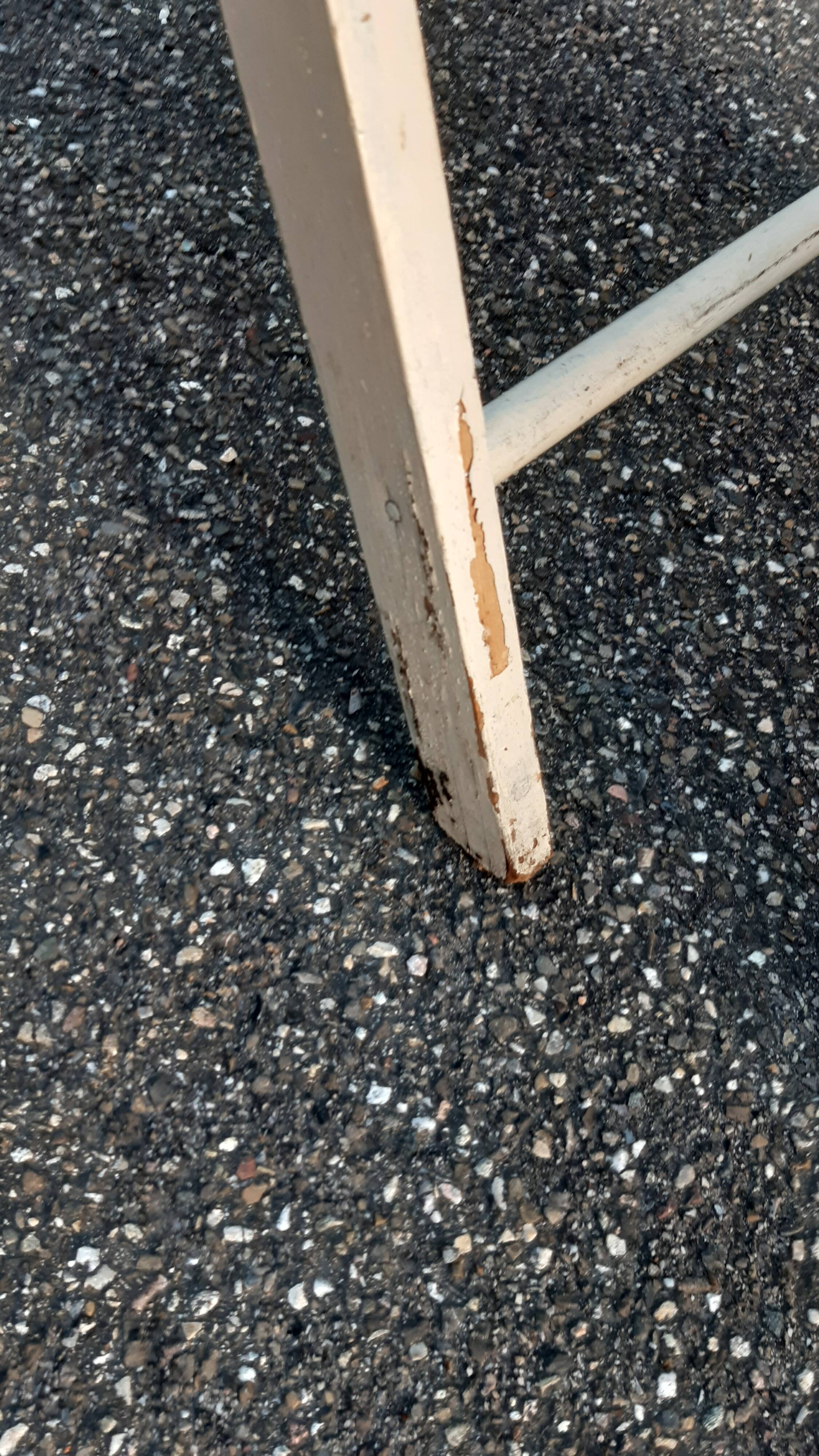 Set of 4 vintage folding chairs.