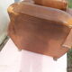 Paire de fauteuils club en cuir marron