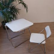 Table Platone et chaise Plia blanches – Anonima Castelli