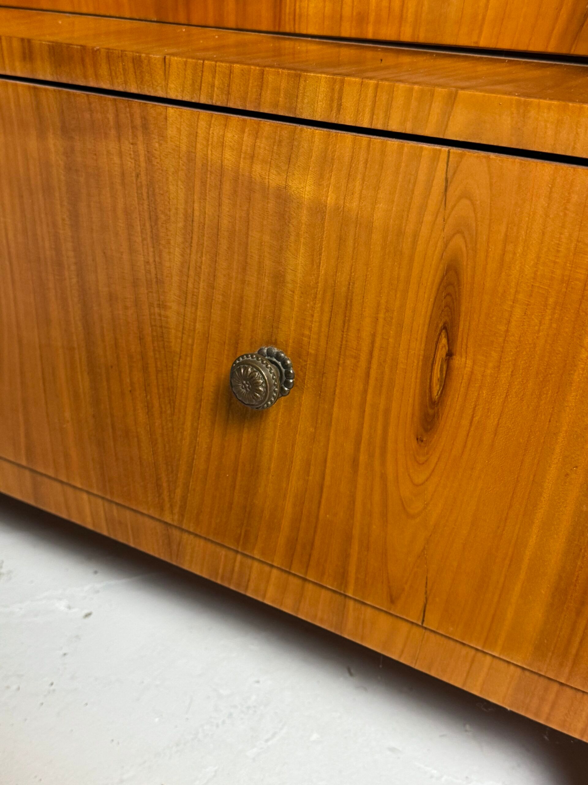 Vitrine Biedermeier allemande du 19e siècle