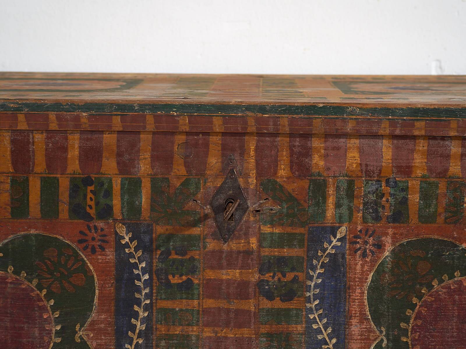Large antique hand-painted trunk (c.1900) #50