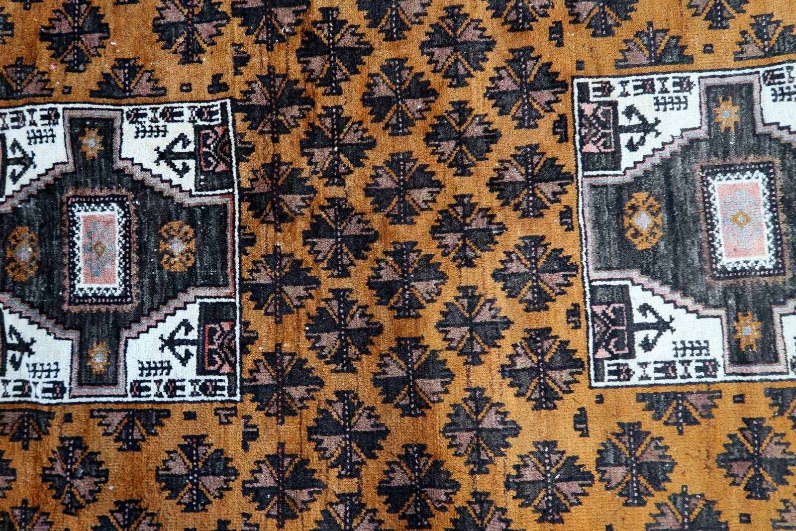 Handmade antique Afghan Baluch rug 107cm x 189cm, 1920s