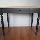 Farm table