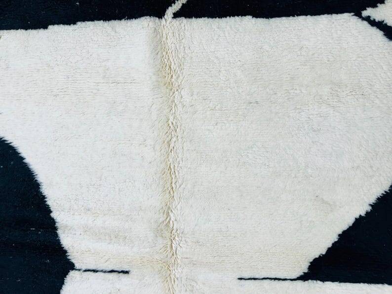 Handmade Beni Ourain Rug: Black & White Moroccan Wool Carpet 150/250cm