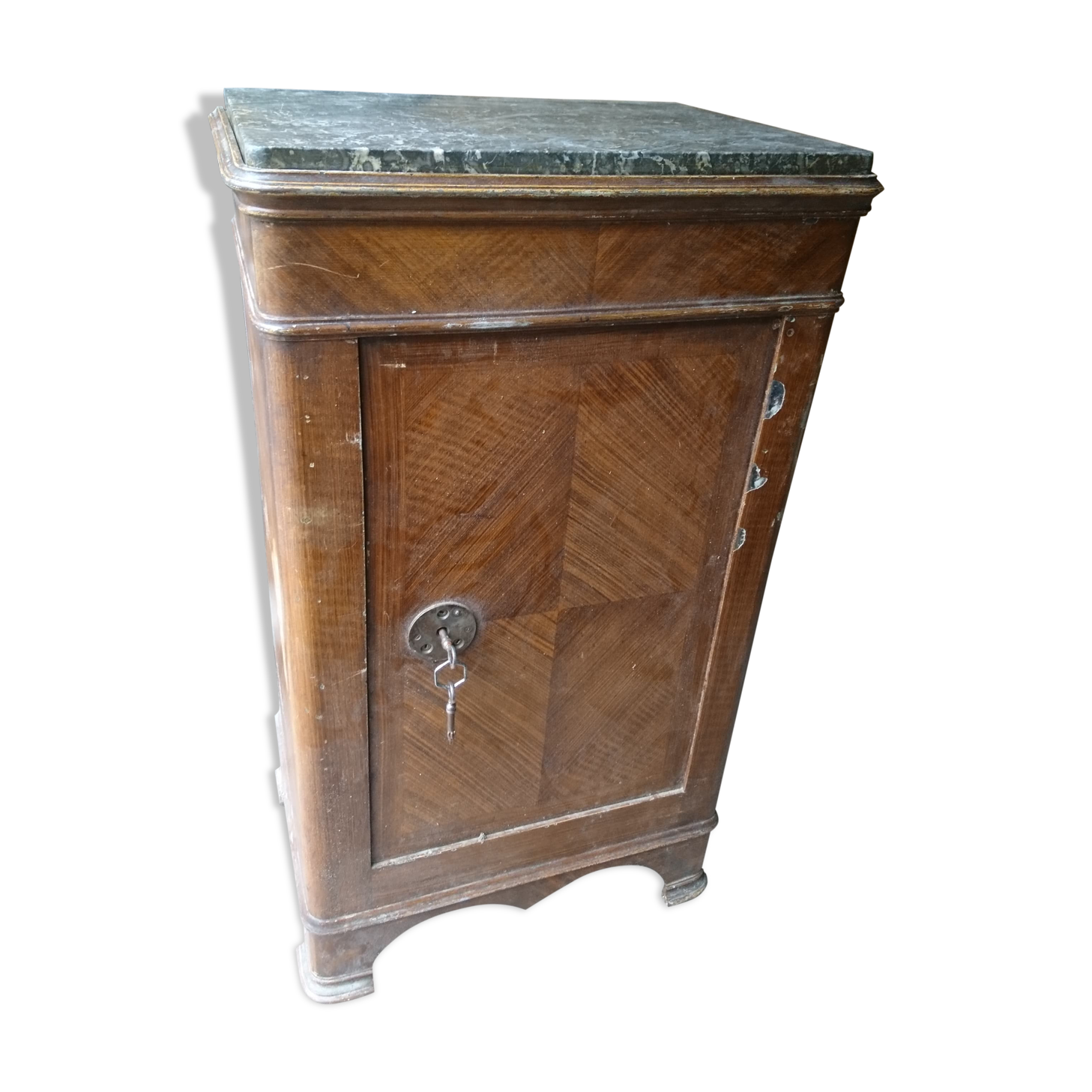 Chest very old 1900