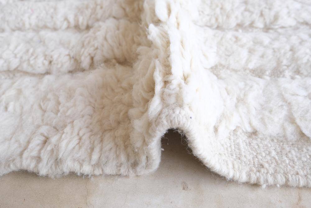 White Moroccan Beni Ourain Rug - 293 x 197 cm