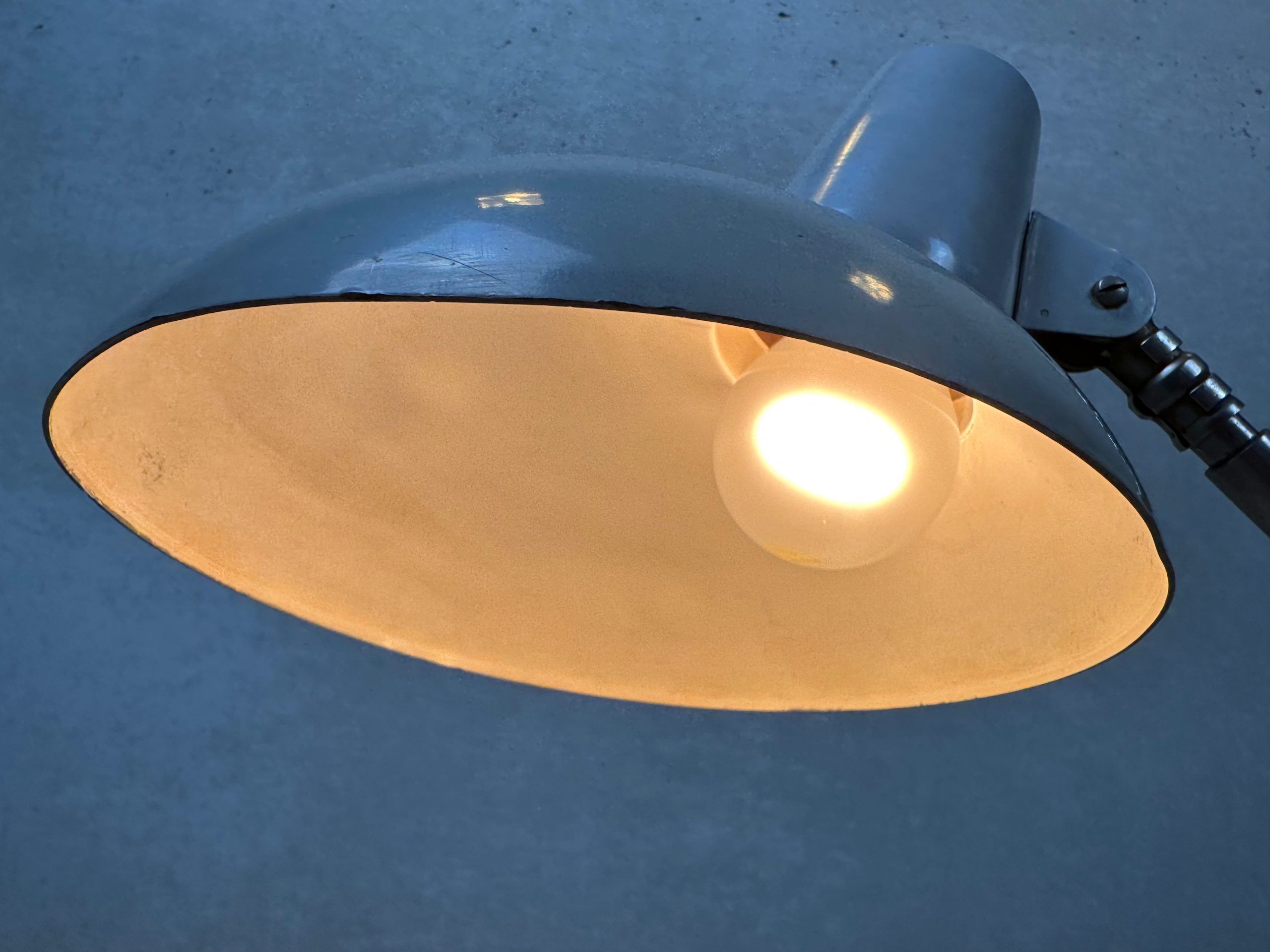 Bauhaus desk lamp – SIS