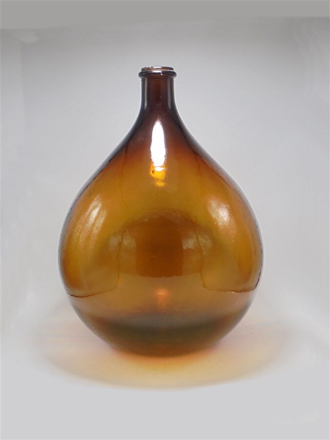 Demijohn in amber glass