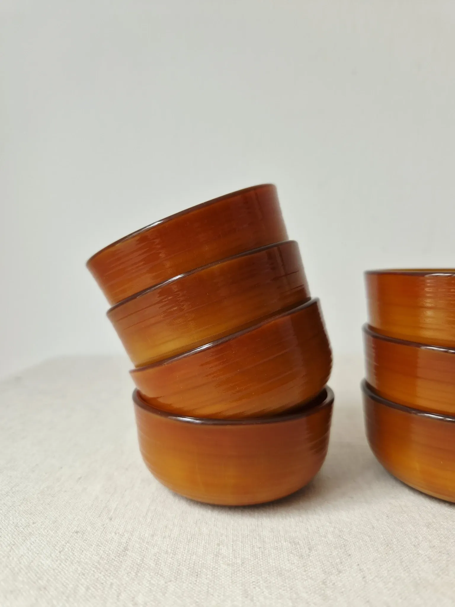 Lot de 7 petites coupelles vintage modèle "Volcan" '70s - Arcopal 