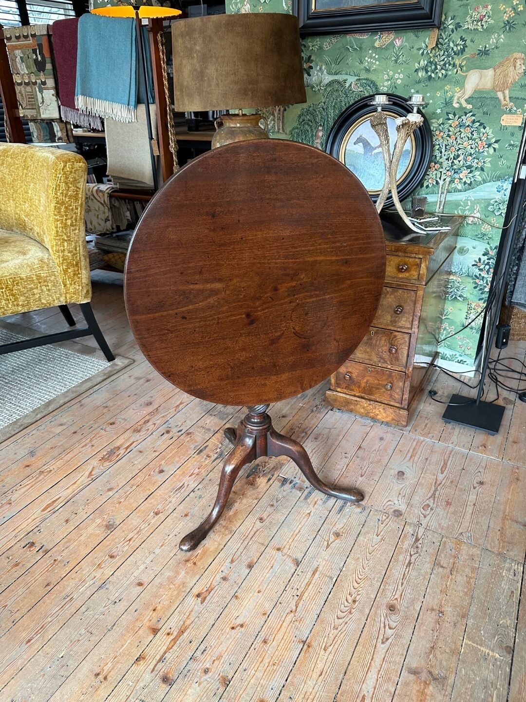 Antique side table / tilt top table