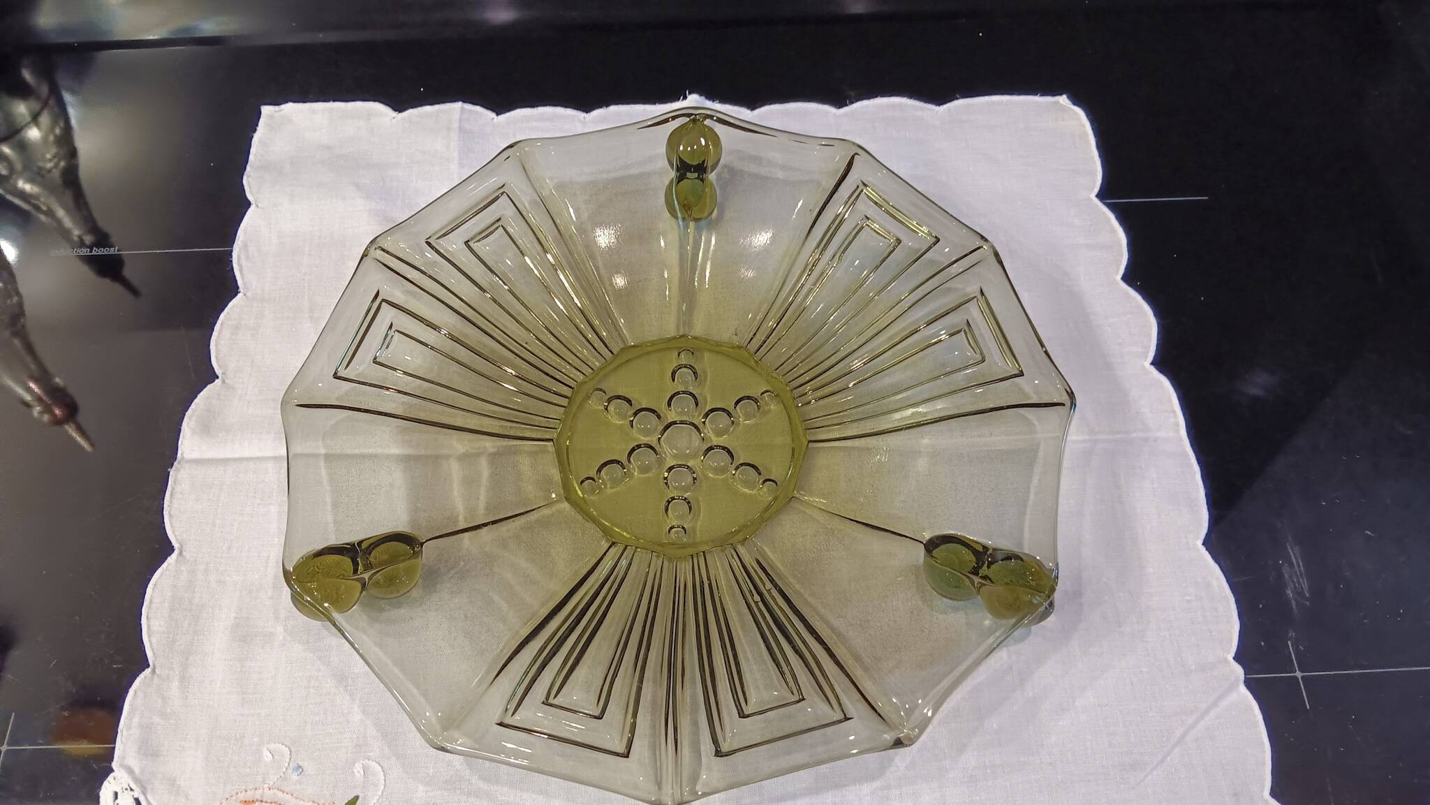 Cup or centerpiece cup, green glass, vintage art deco pattern