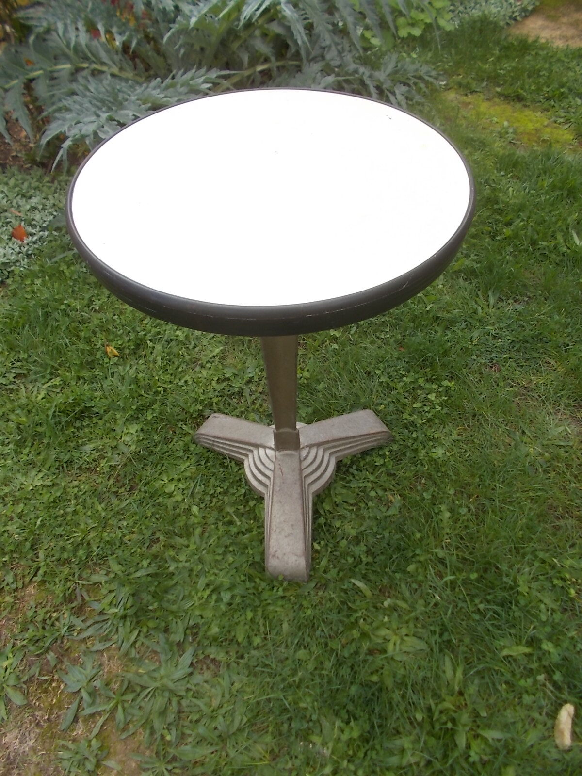 Round bistro table foot cast iron art deco