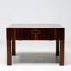 Ensemble de cinq tables d'appoint modernes en palissandre danois.