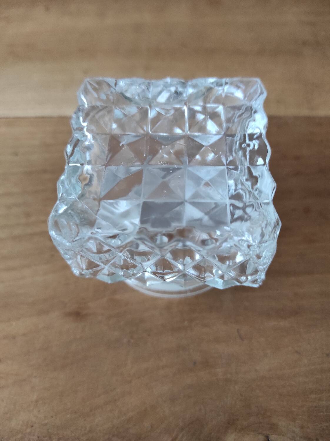 Glass whiskey decanter