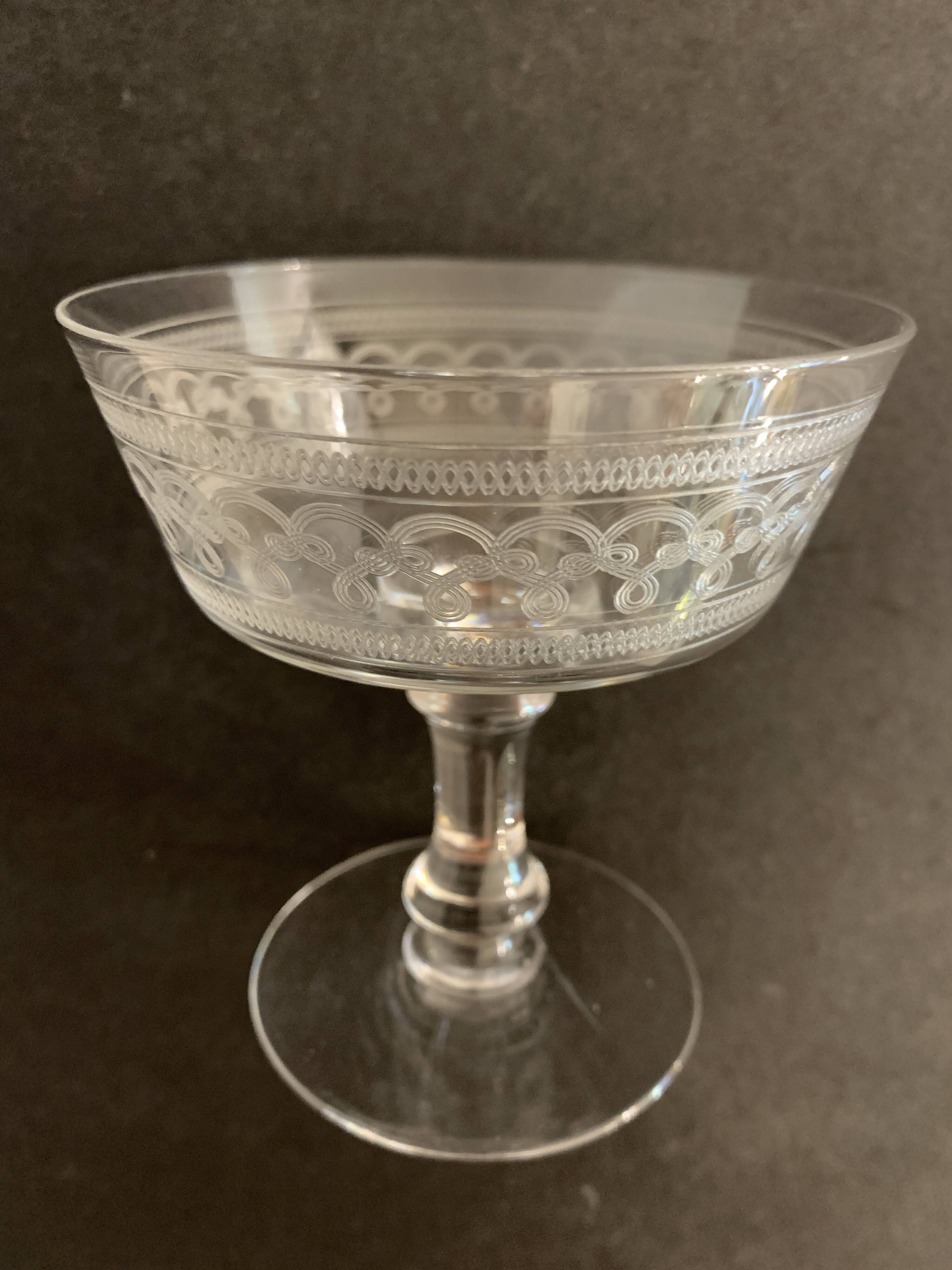 4 coupes à champagne en cristal taillé et soufflé