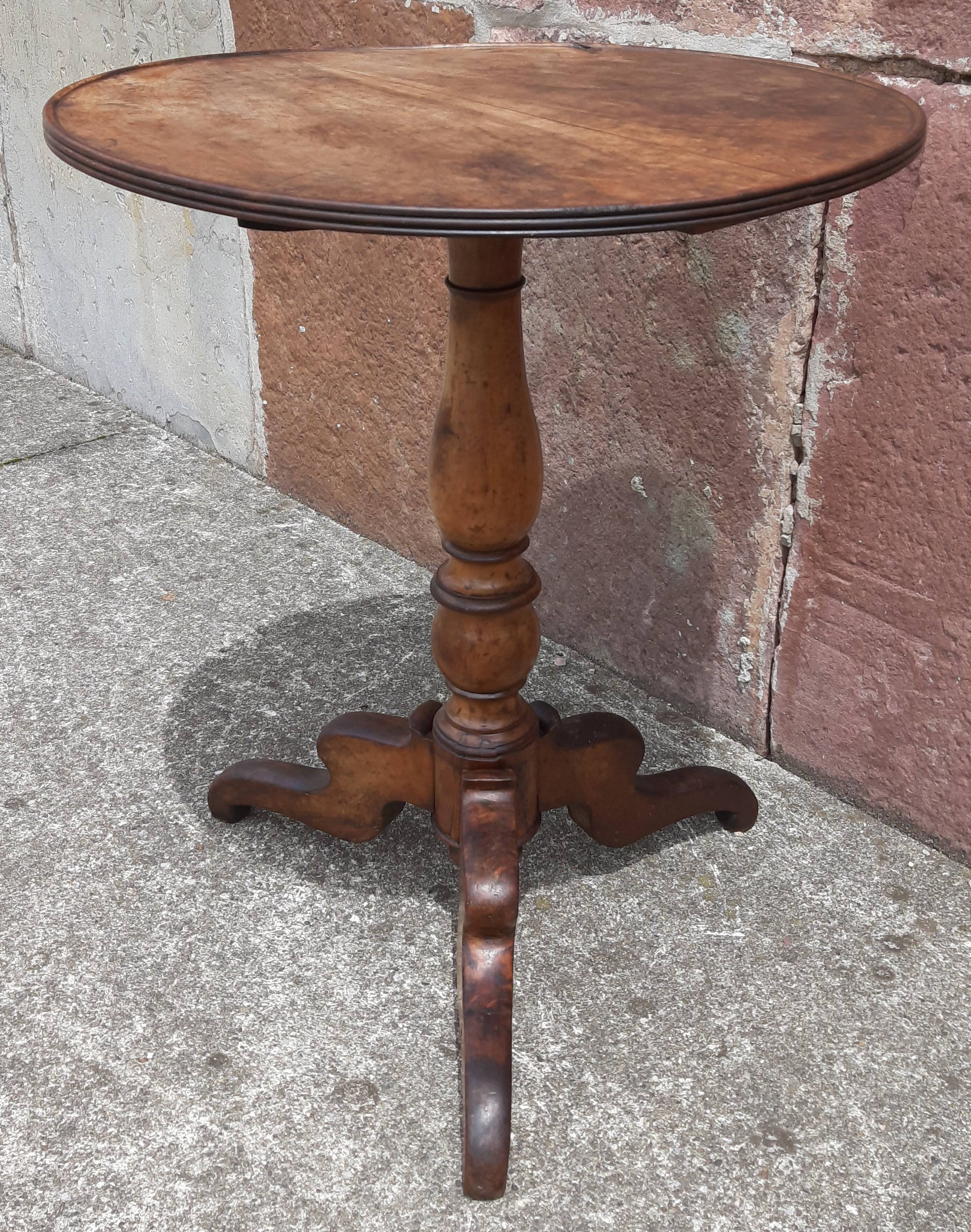 Tripod gueridon or Louis Philippe side table, cabaret top.