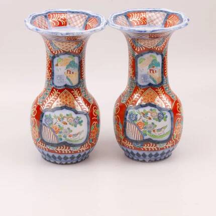 Pair of vases with Petrus Regout Maastricht decoration in Imari style porcelain - 19th century