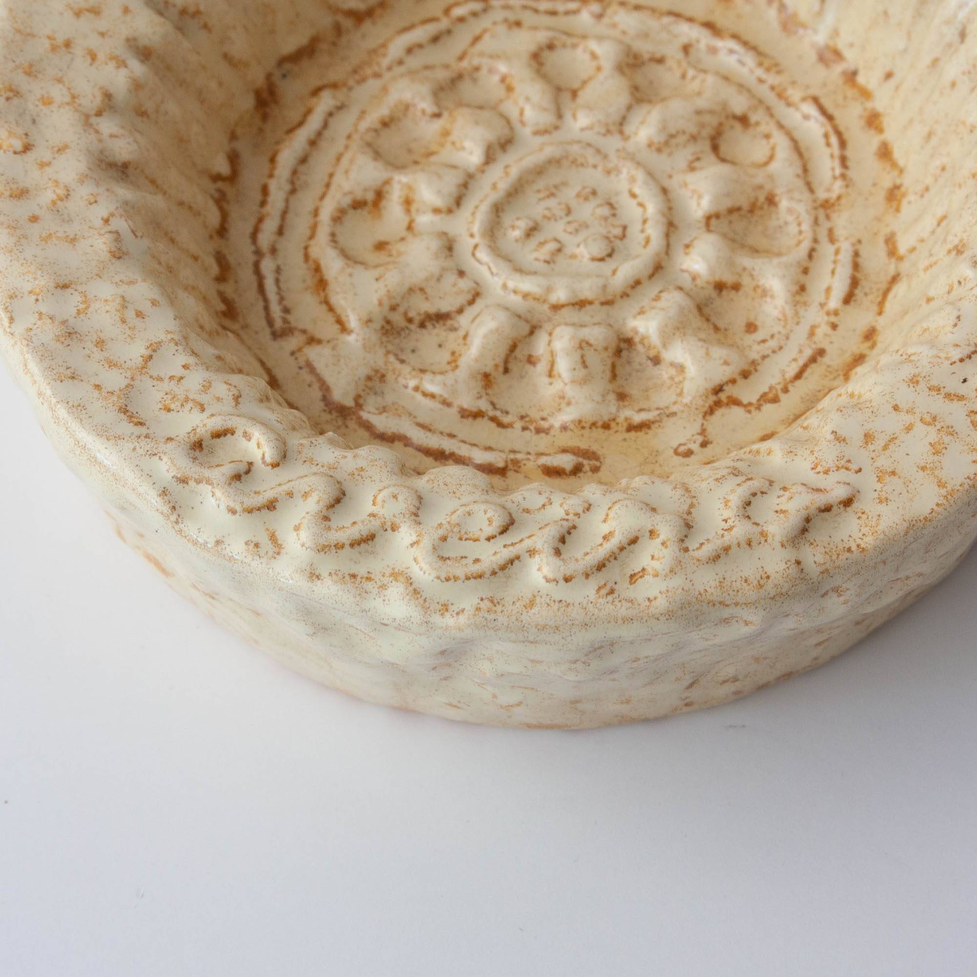 1970s Beige Textured Ceramic Ashtray from Aleluia