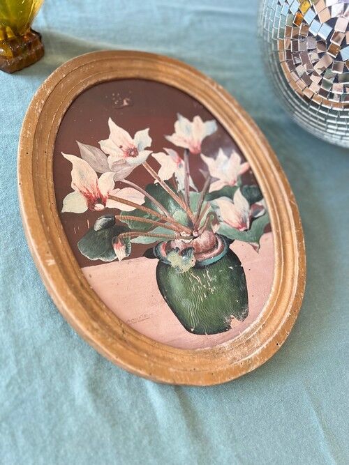 Oil on wood - medallion frame